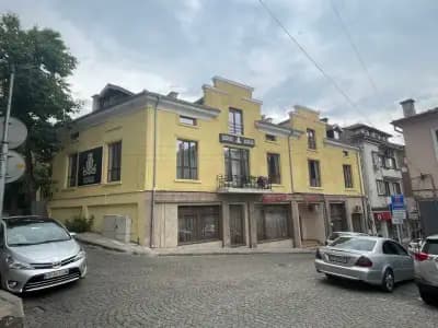 Evelin Deluxe House