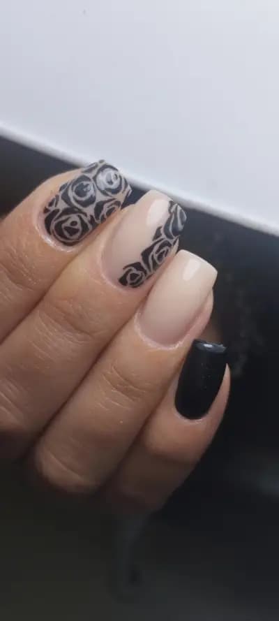 Desi Art Nails