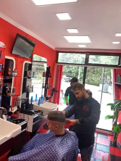 Бръснарски Салон Е&S Barber