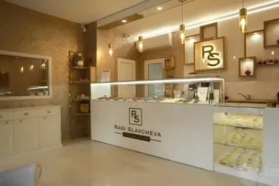 Radi Slavcheva CHOCOLATIER - Шоколадов бутик!