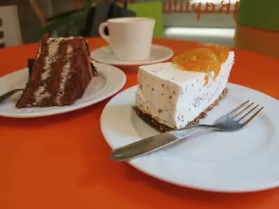 Сладкарница Пчела Стамболийски