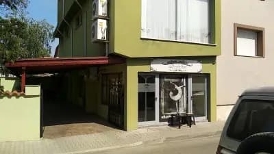 "Scandal" hair and nail salon