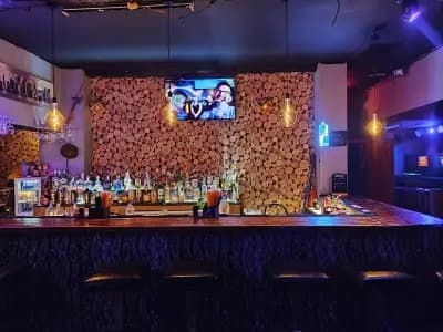 Buzz bar Nightlife