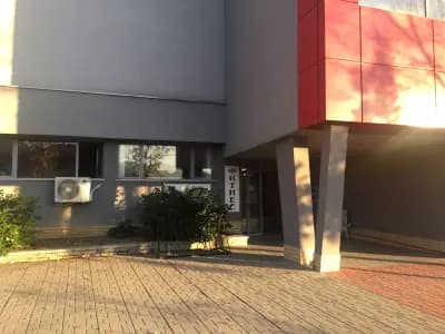 Стадион за тренировки, Етрополе