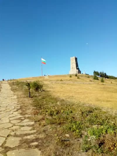 Търговски комплекс „Връх Шипка“