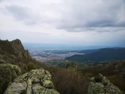 Водопад и пещера "Футула"
