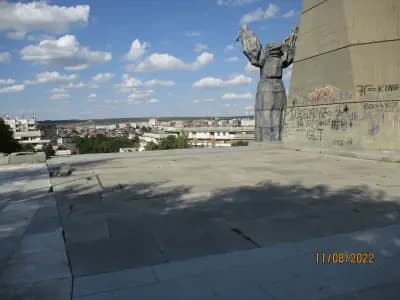 Паметник "Майка България"