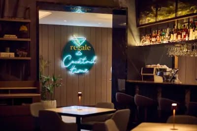 Regale Bar & Terrace