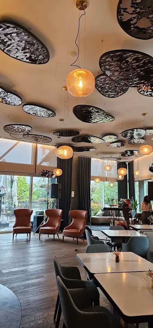 Regale Bar & Terrace