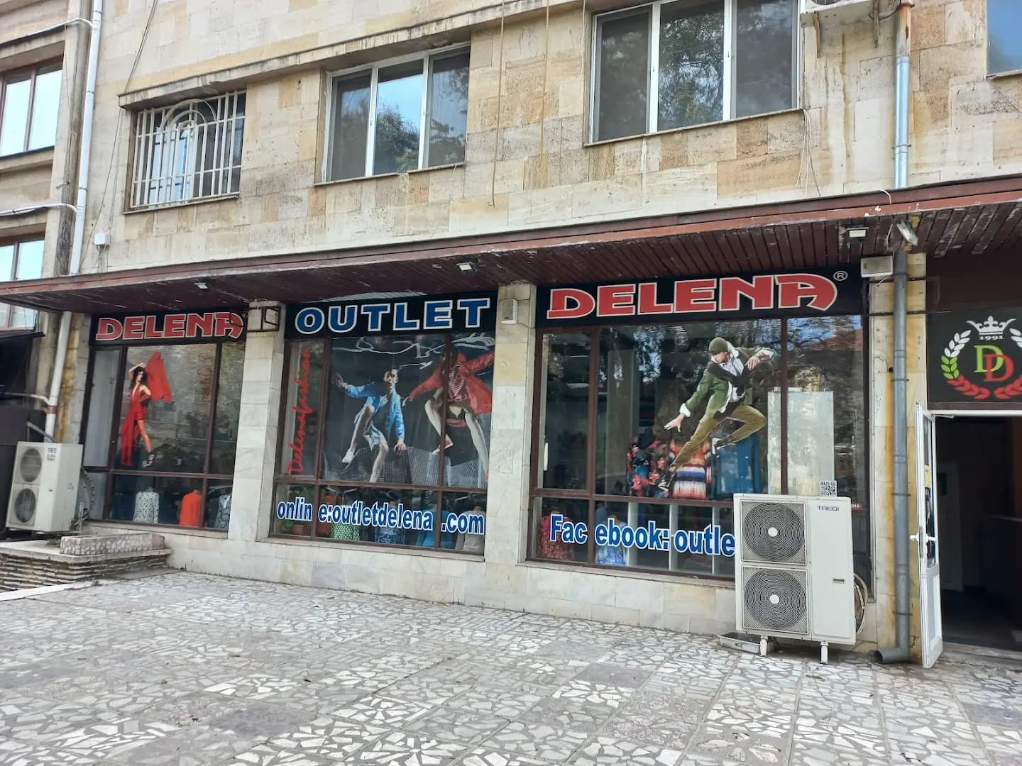 Outlet Delena