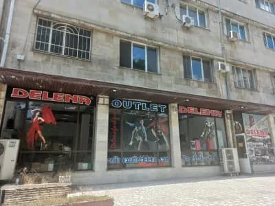 Outlet Delena