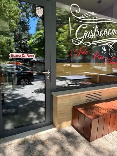 Кулинарен магазин "Gastronomia Sale, Pepe, Amore"