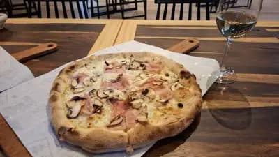 Rosa D'Oro - Pizza e Vino