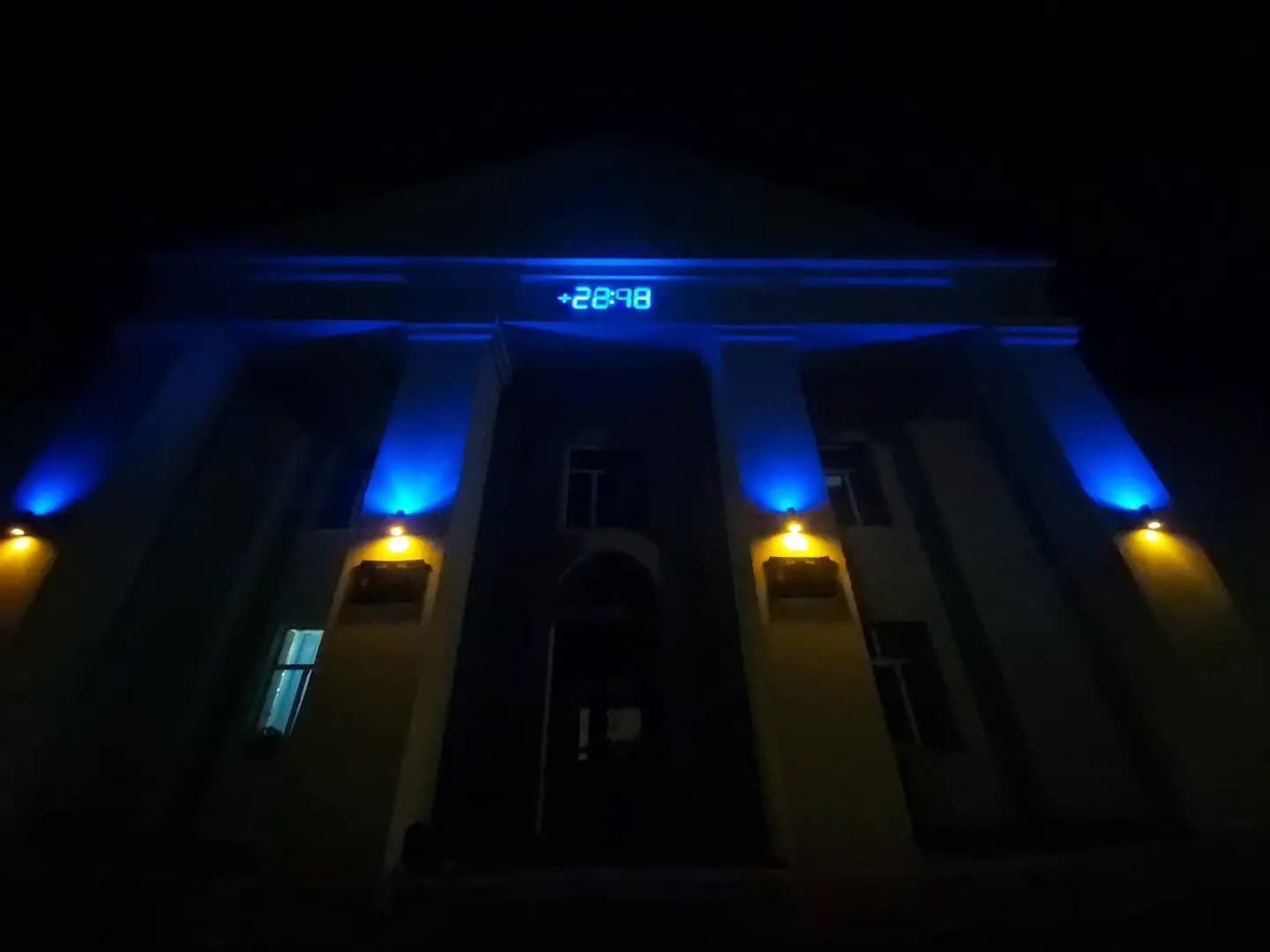 бул. "Иван Вазов" 1 паркинг (таксита копърки)