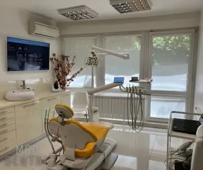 MGD dental clinic Дигитална клиника за планиране и лечение с фасети, корони и алайнери.