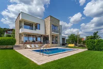 Villa Poemia- private villa with 4BD, pool and stunning sea view
