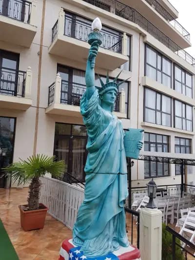 The American Hotel