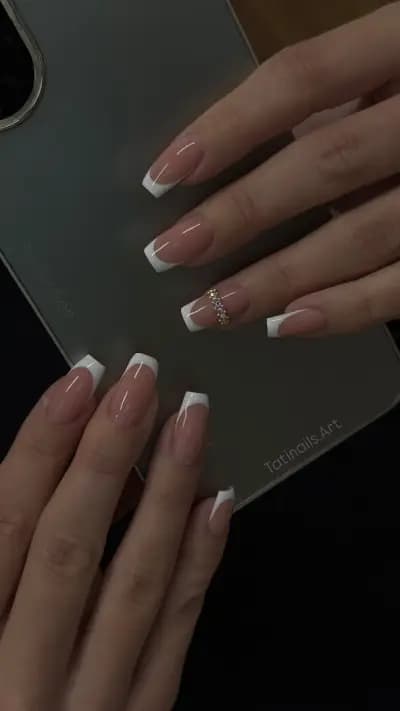 Tati Nails Салон за маникюр
