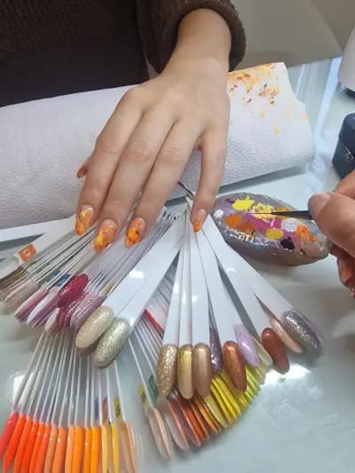 Студио за красота "Цветно"