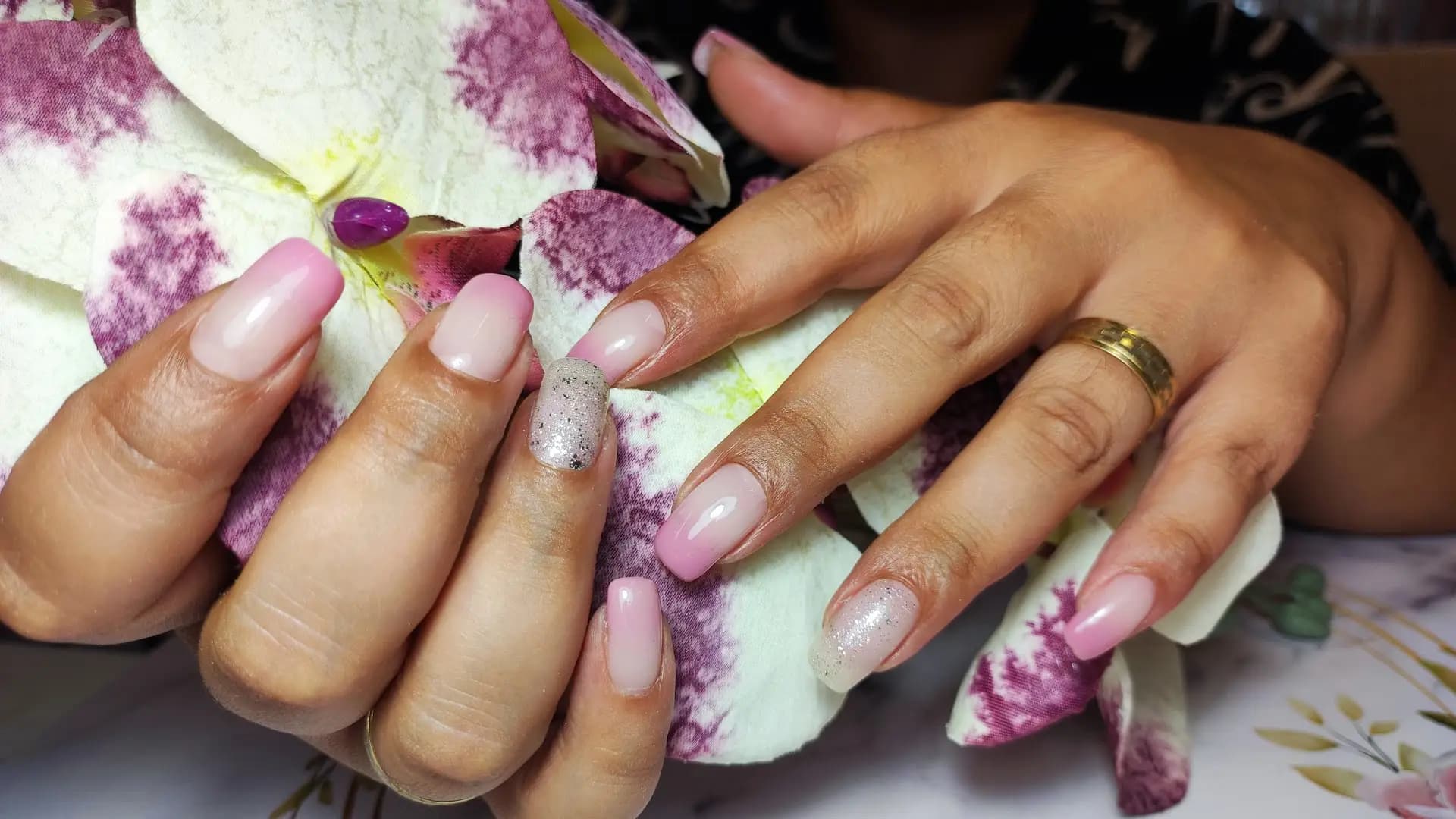 Manicure and pedicure salon Pero