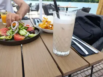 NOA Bar & Brunch