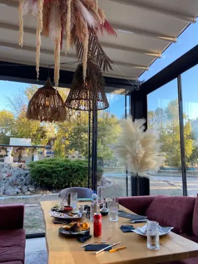 NOA Bar & Brunch