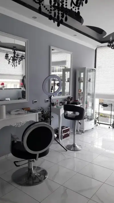 Салон за красота Приморско MakeUp and beauty studio Shine