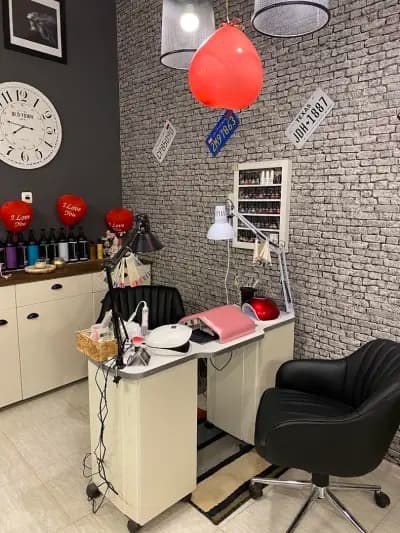 BONNIE'S BEAUTY SHOP - Beauty salon