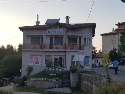хранителен магазин "Здравец"