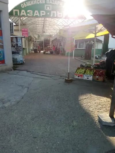 Пазар "Лъгът"