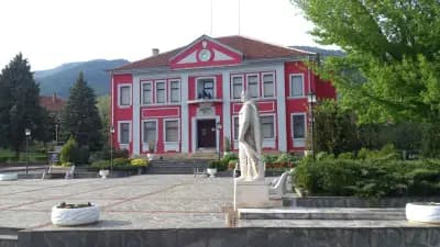 Парк "Никола Ценов"