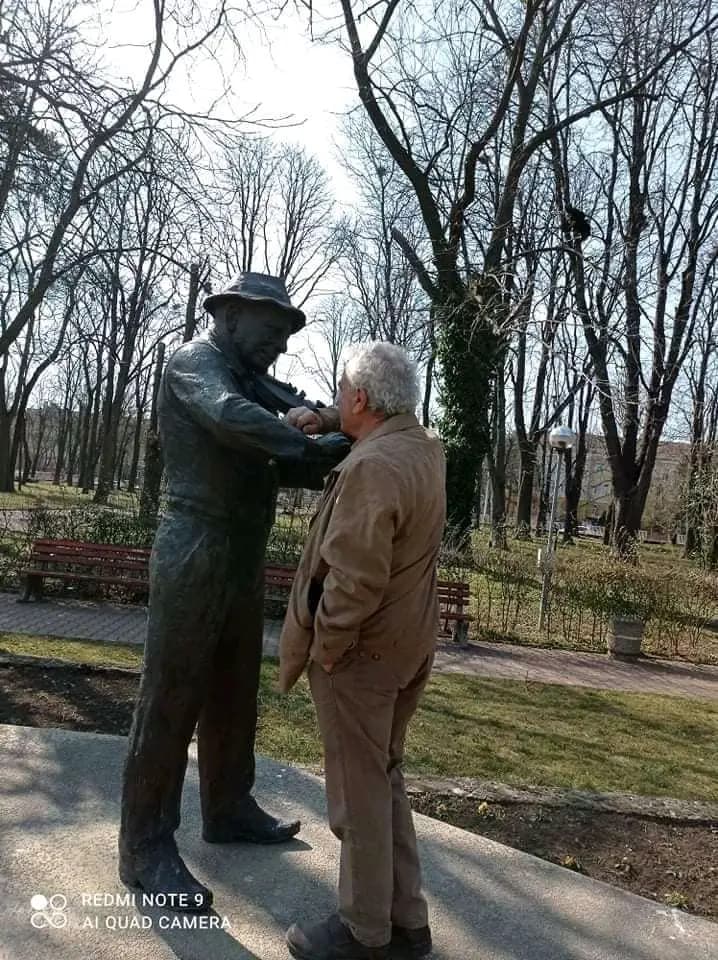 Паметник на Тодор Колев