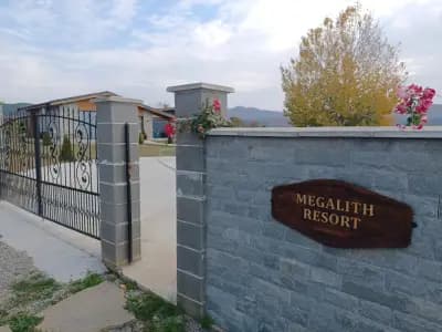Megalith Resort / Мегалит Резорт