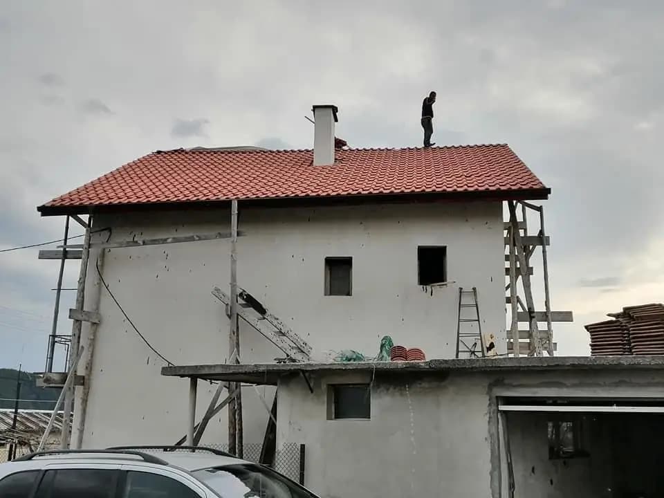 Покриви Ивони Строй Еоод