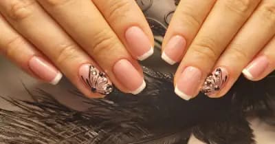 Studio Nora art nails