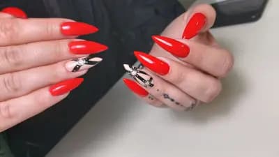 Studio Nora art nails