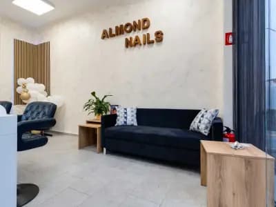 Almond nails studio 💅