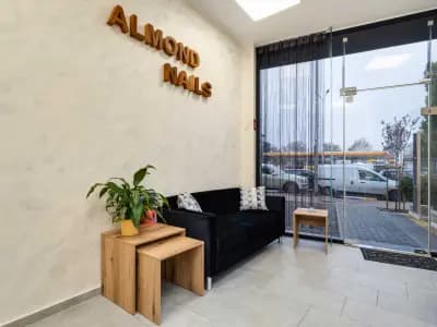 Almond nails studio 💅