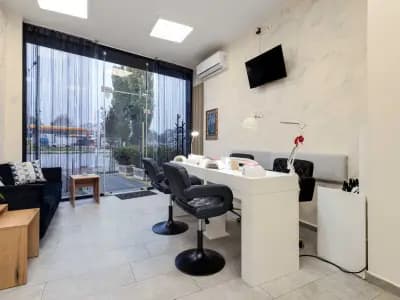 Almond nails studio 💅