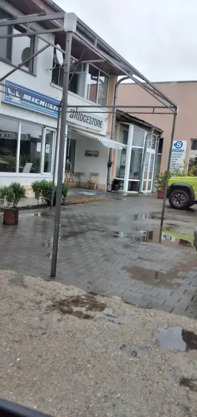 Авто център "Юлия Прес"