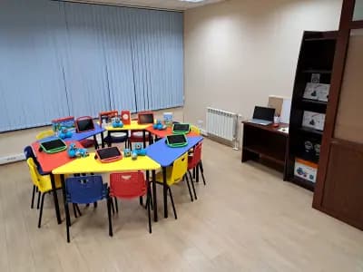 MindHub Слатина