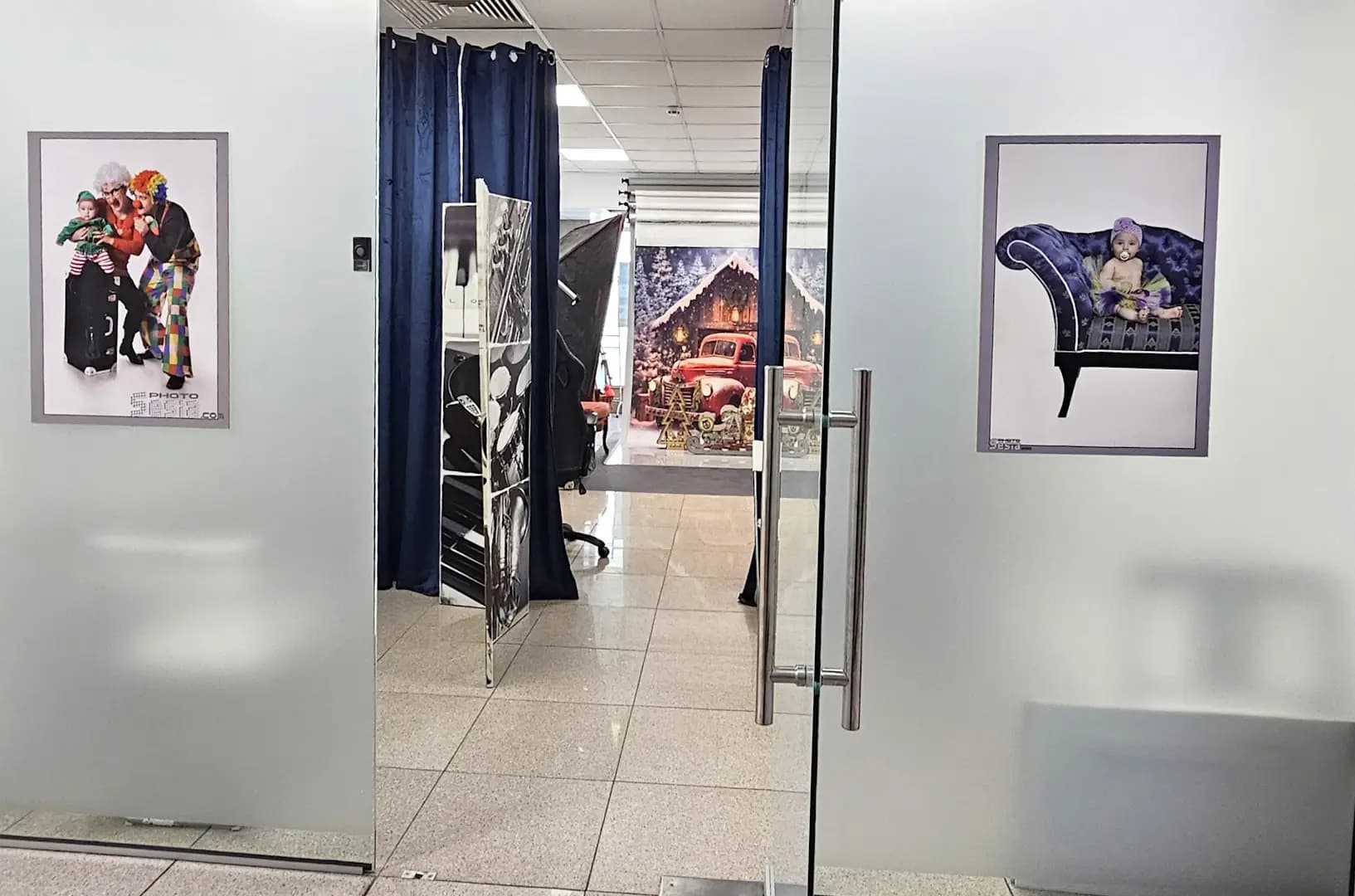 Photosesia.com ІСнимки за документи,принтиране Семейни тематични фотосесии / Сватбено фото и видеозаснемане І София