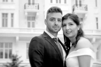 Photosesia.com ІСнимки за документи,принтиране Семейни тематични фотосесии / Сватбено фото и видеозаснемане І София