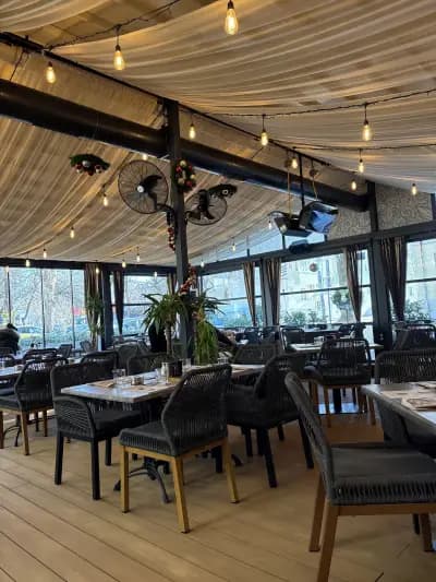 Casa di Fratelli - Grill, Pizza, Pasta Restaurant