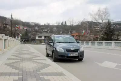 Автомобили под наем Ловеч
