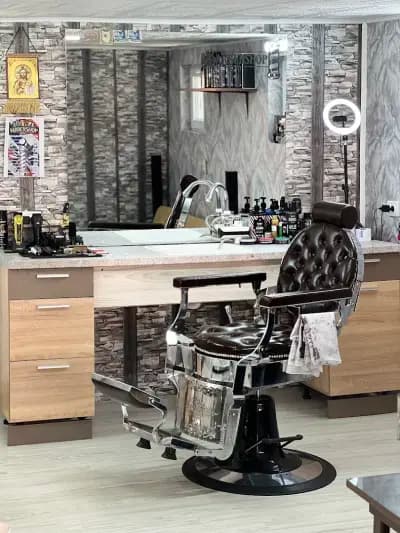 Barber Shop Bobby's Blendzz