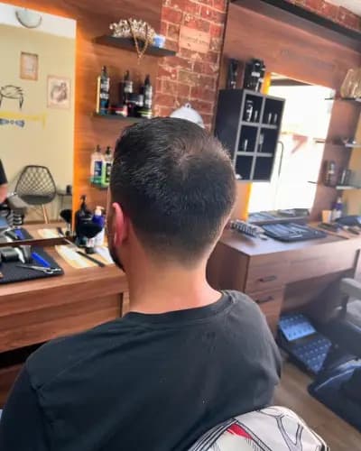 Vanilla BarberShop | Бръснарница Банско | Мъжко и Дамско подстригване | Боядисване | Оформяне на брада