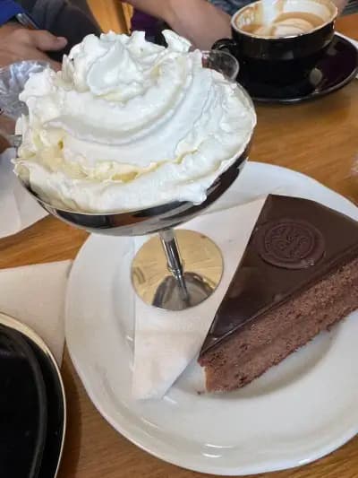 The RITZ Specialty Coffee - Спешълти кафе, Аперитив и Сладки