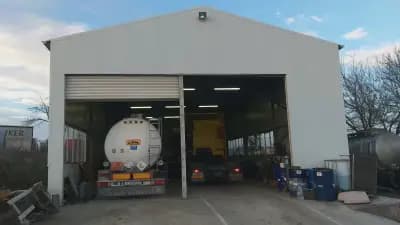 ЙОНАС ООД - Сервиз и автомивка за камиони . YONAS ltd Tank cleaning and Truck service.