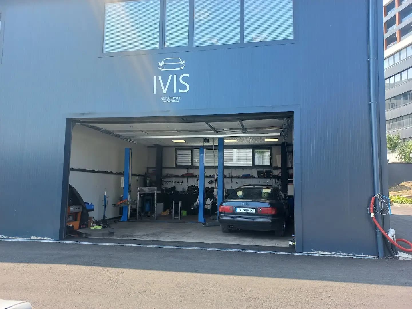 Ivis auto